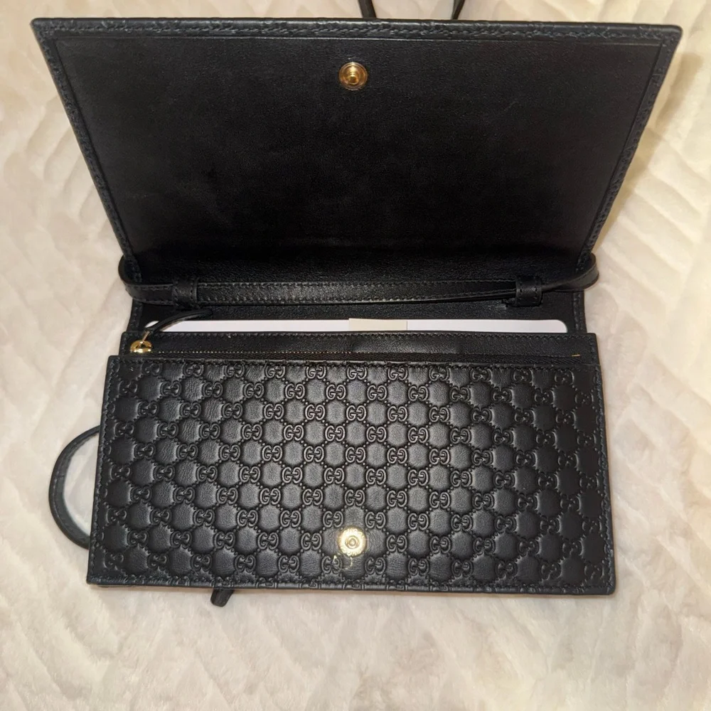 Gucci Embossed Black Crossbody Bag - Picture 3 of 8